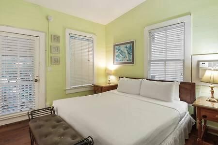 Curry House - Pool, King Bed & Balcony! Room 7 Cayo Hueso Exterior foto