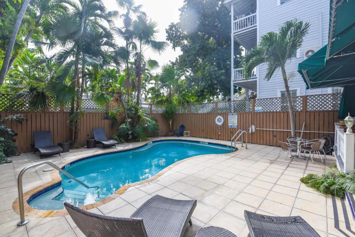 Curry House - Pool, King Bed & Balcony! Room 7 Cayo Hueso Exterior foto