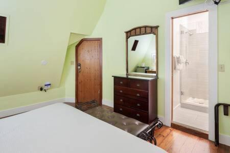 Curry House - Pool, King Bed & Balcony! Room 7 Cayo Hueso Exterior foto